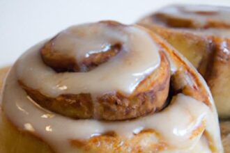 Deliciously Easy Vegan Cinnamon Rolls: A Sweet Treat Guide