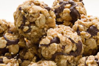 Irresistible Peanut Butter Chocolate Rice Crispy Balls Recipe